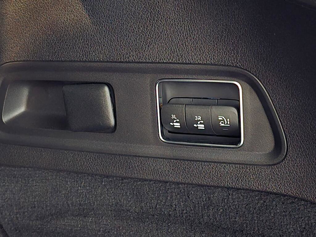 Used 2024 Mercedes-Benz GLS 450 4MATIC image 24