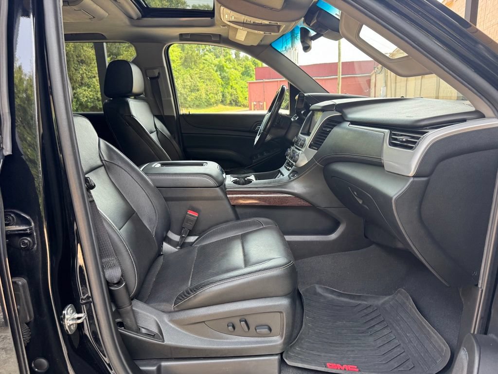 Used 2020 GMC Yukon XL SLT w/ Open Road Package AWD/4WD image 28