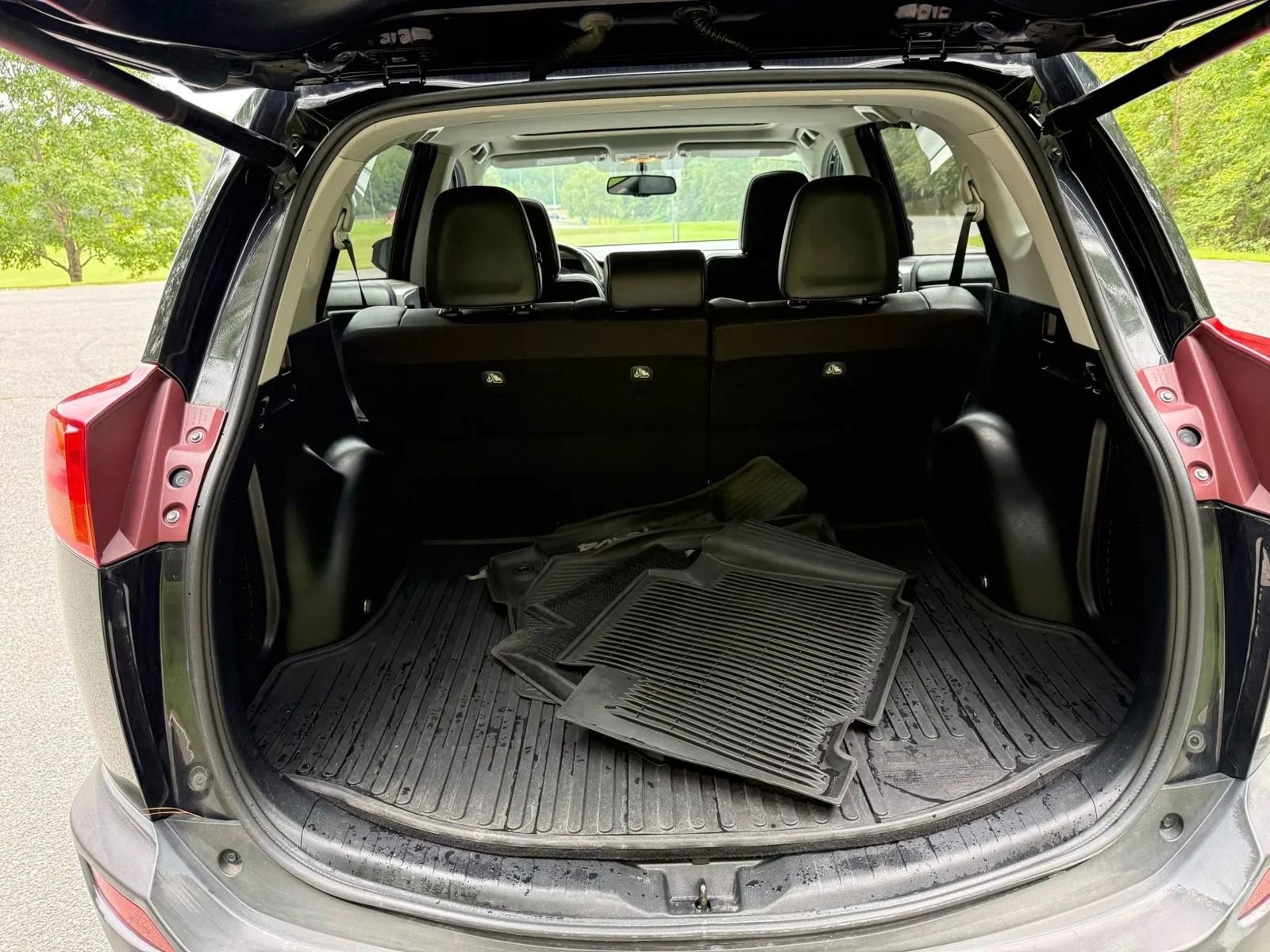 Used 2015 Toyota RAV4 Limited image 13