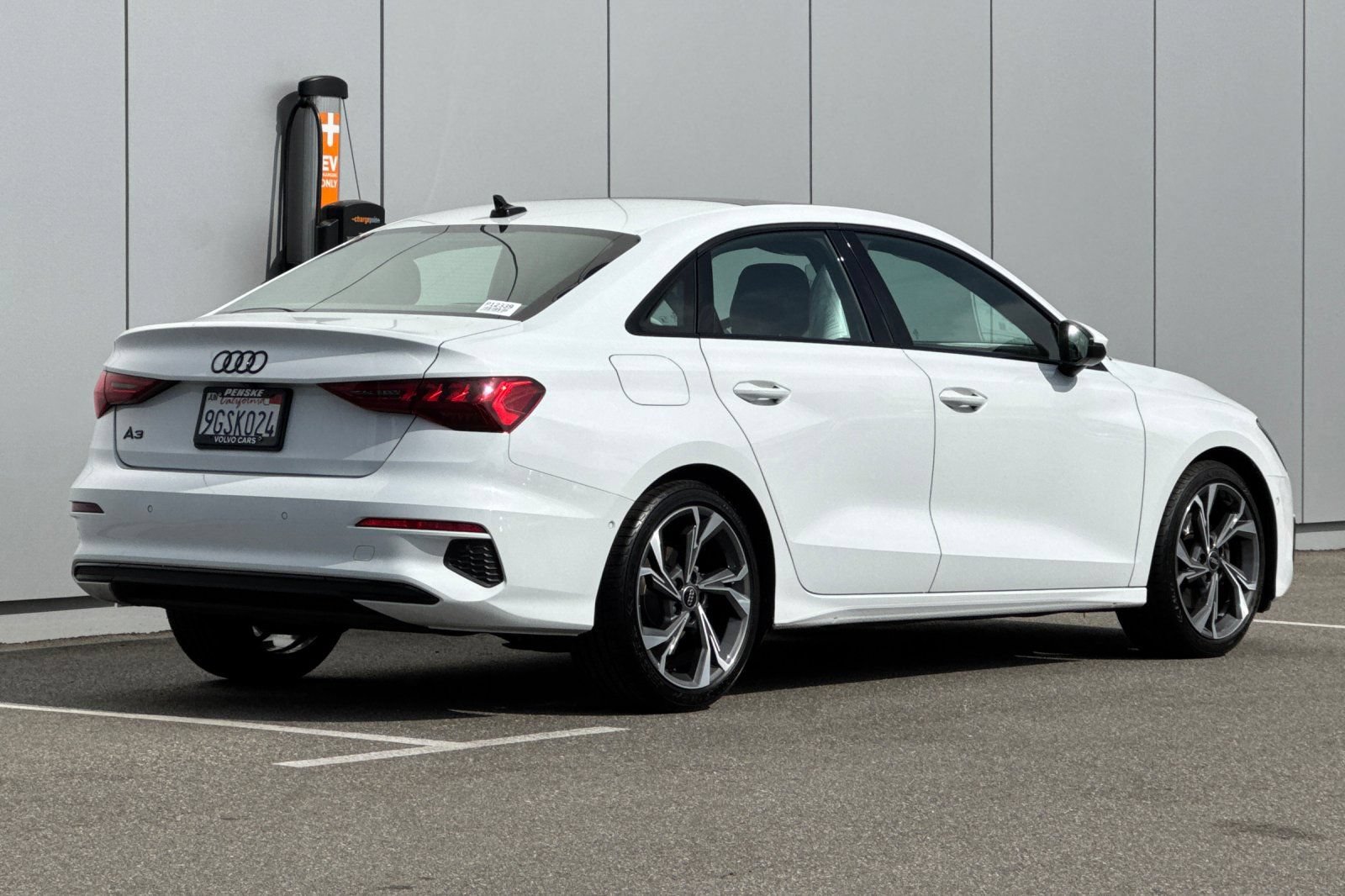 Used 2023 Audi A3 2.0T Premium Plus w/ Premium Plus Package FWD image 5