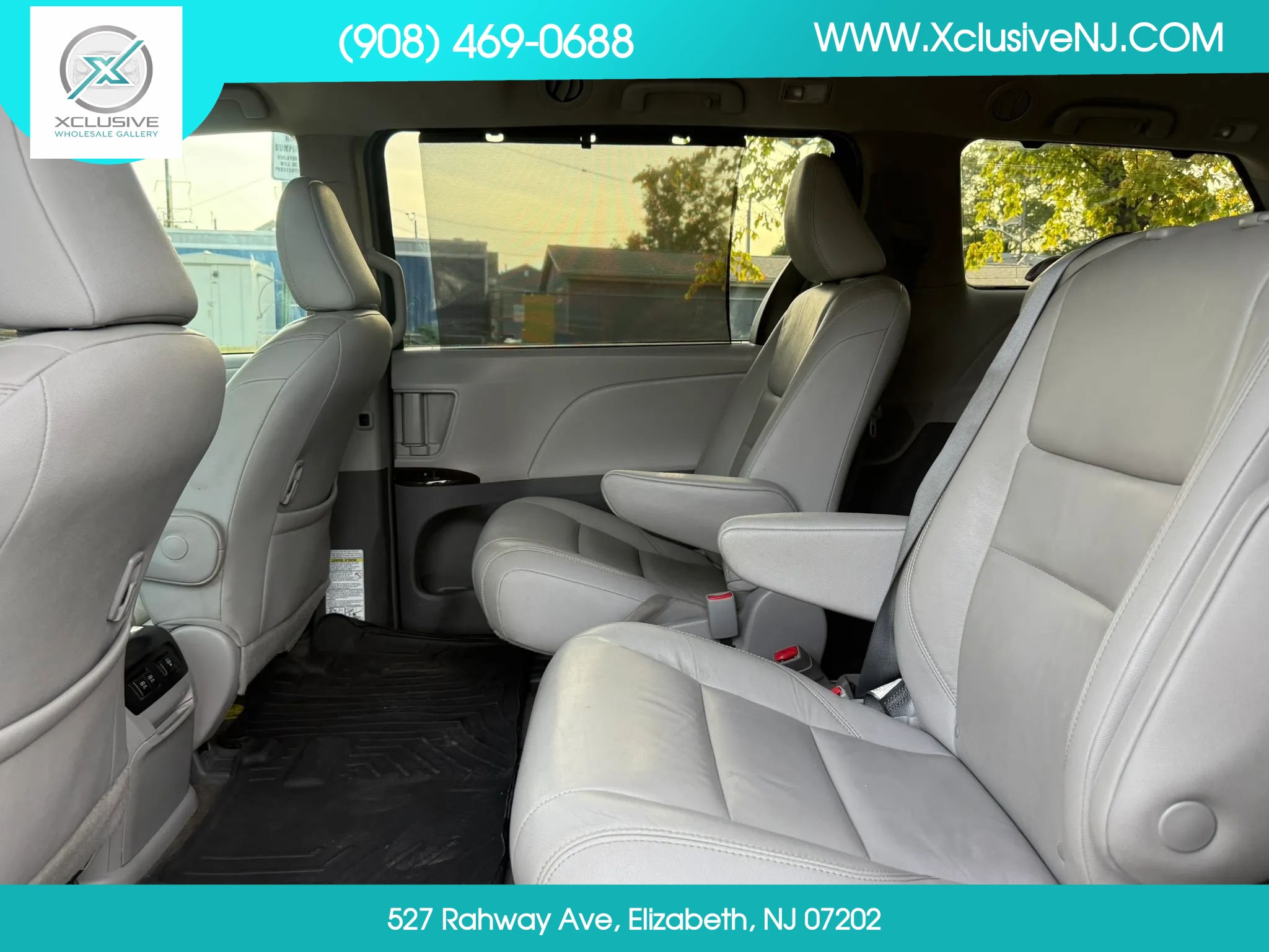 Used 2019 Toyota Sienna XLE Premium w/ Carpet Mat Package FWD image 67