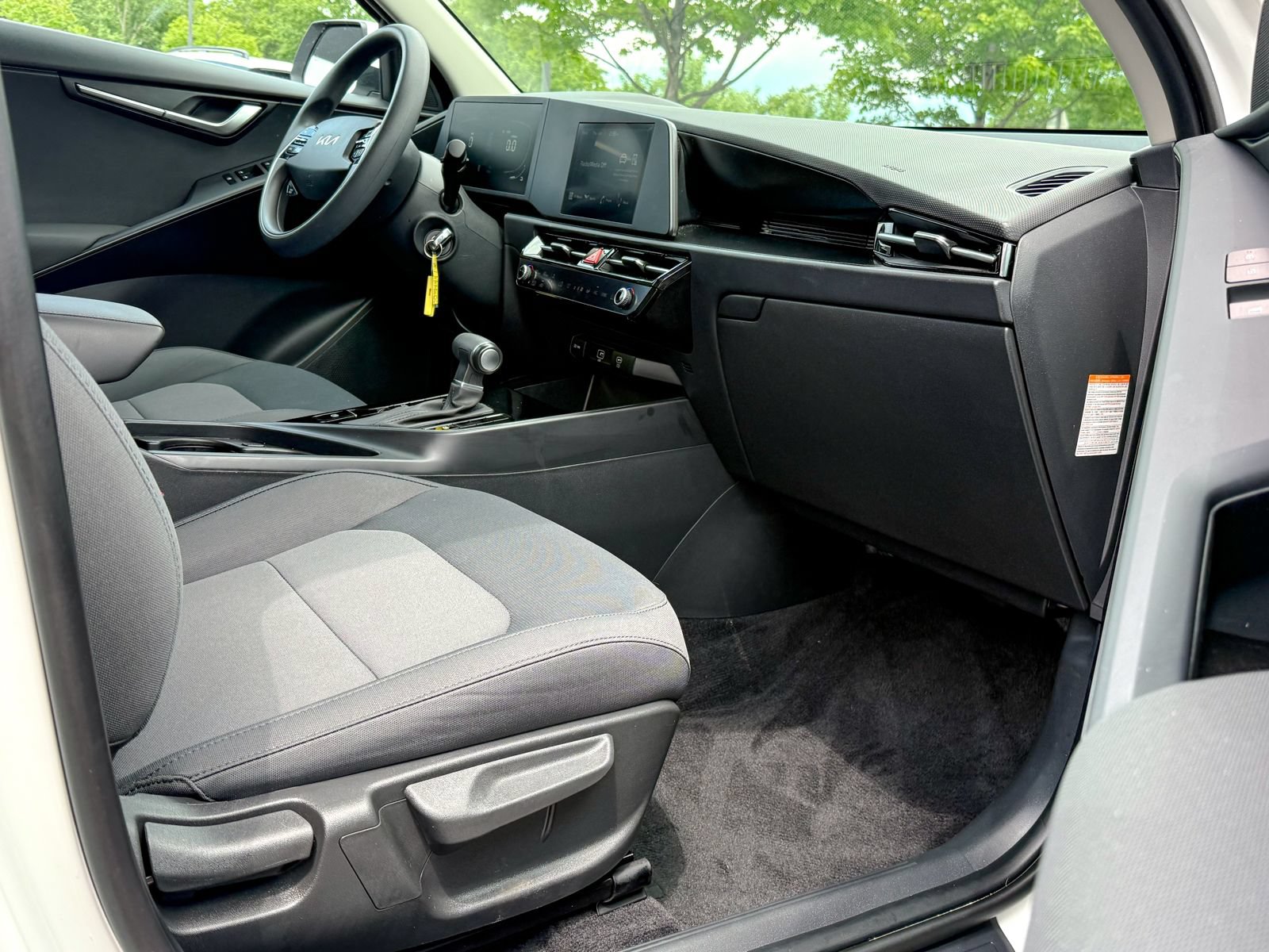 Certified 2025 Kia Niro LX FWD image 12