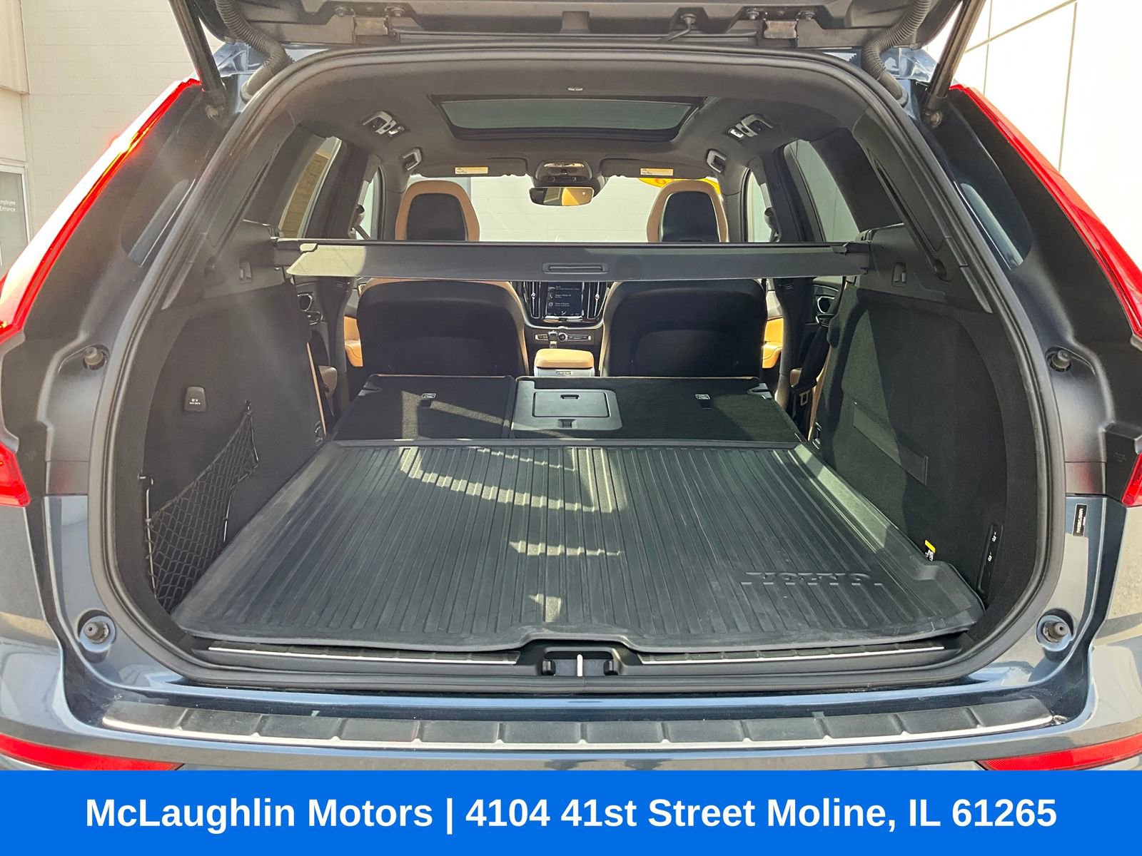 Used 2018 Volvo XC60 T5 Momentum w/ Convenience Package image 10