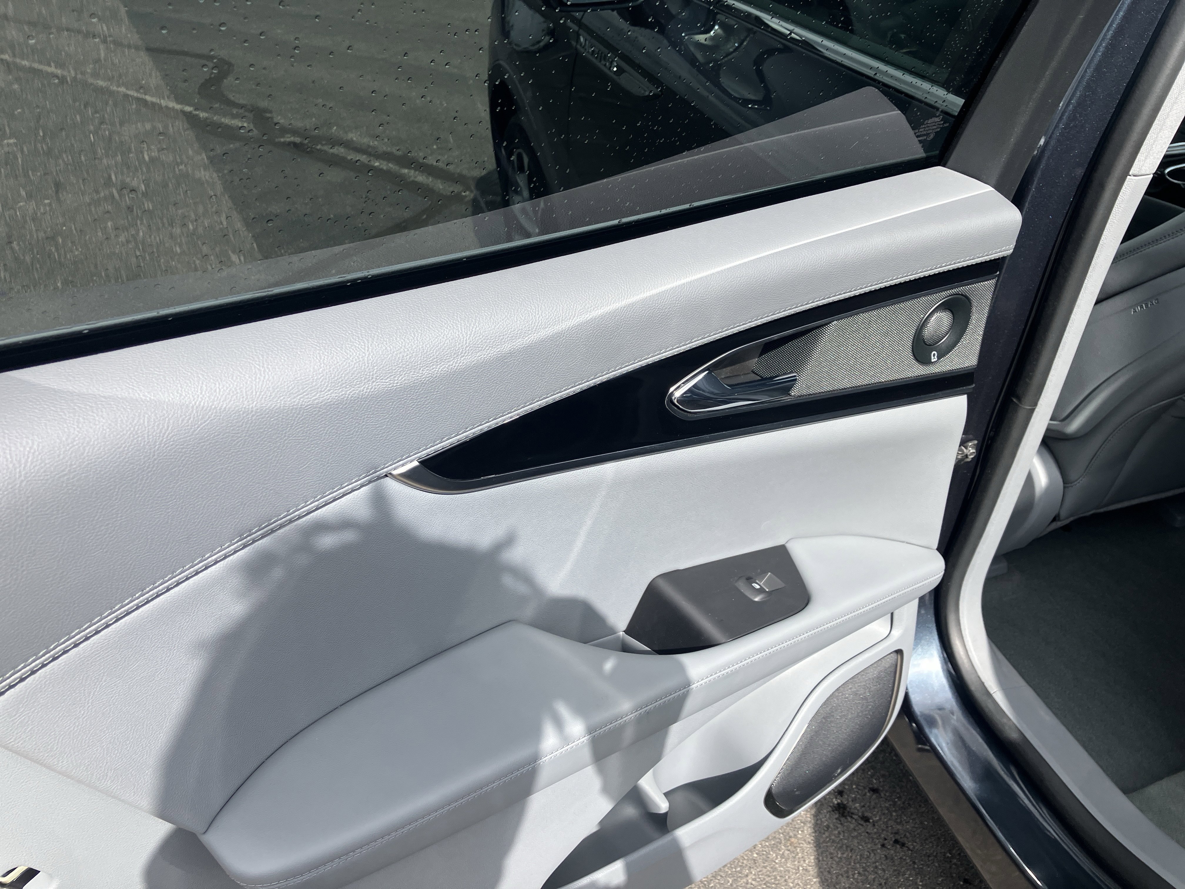 Used 2023 Lincoln Nautilus Reserve w/ Luxury Package image 16