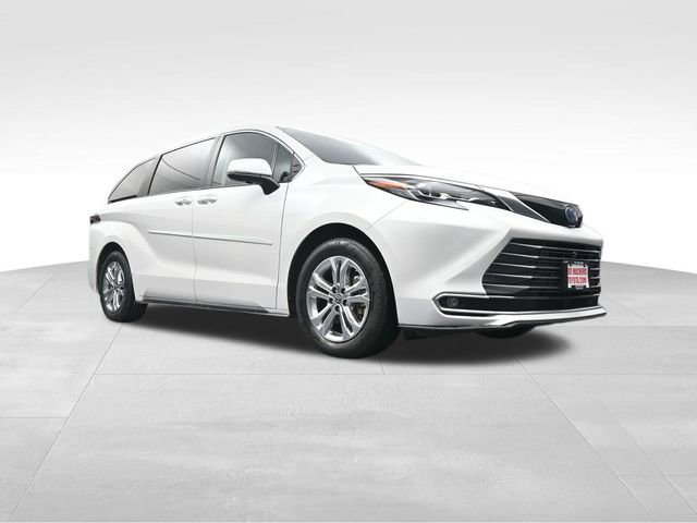 Used 2024 Toyota Sienna Platinum image 25