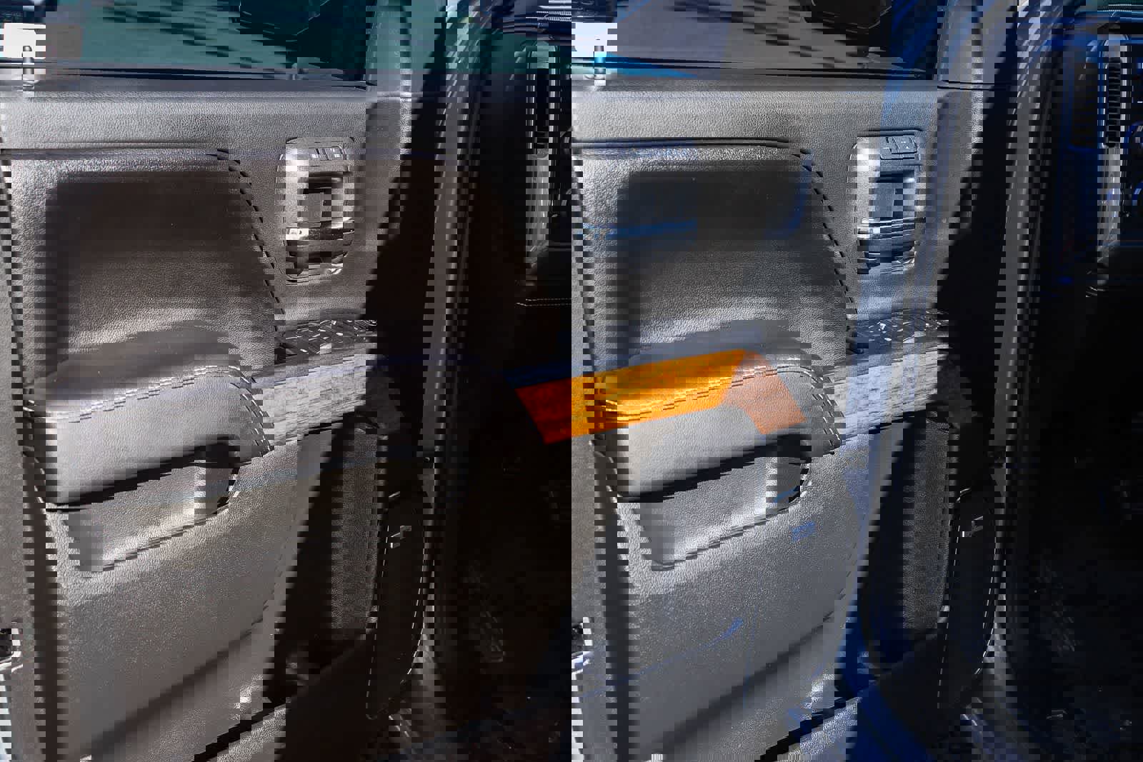 Used 2017 Chevrolet Silverado 1500 High Country image 21