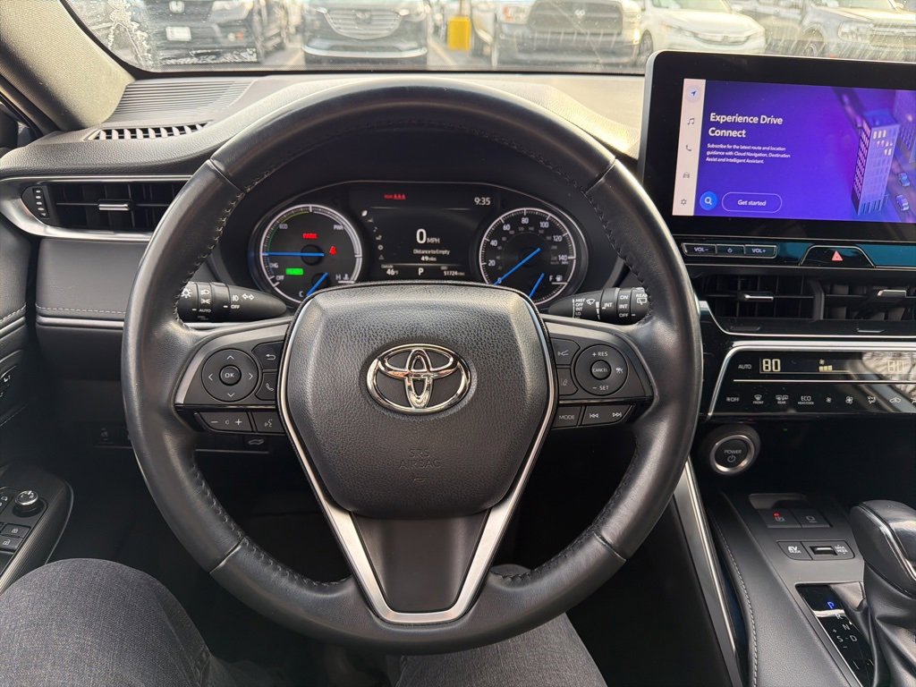 Used 2023 Toyota Venza XLE image 11