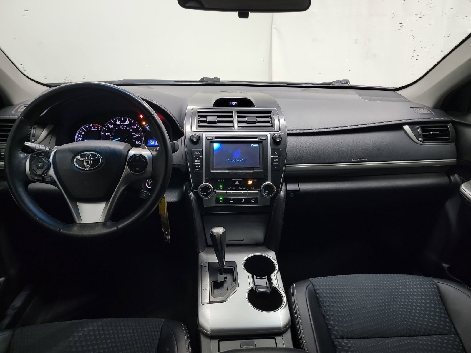 Used 2014 Toyota Camry SE image 15