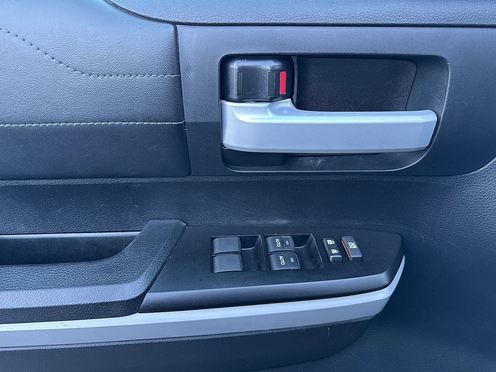 Used 2019 Toyota Tundra Limited image 18