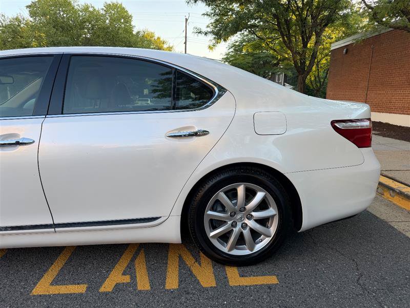 Used 2007 Lexus LS 460 RWD image 12