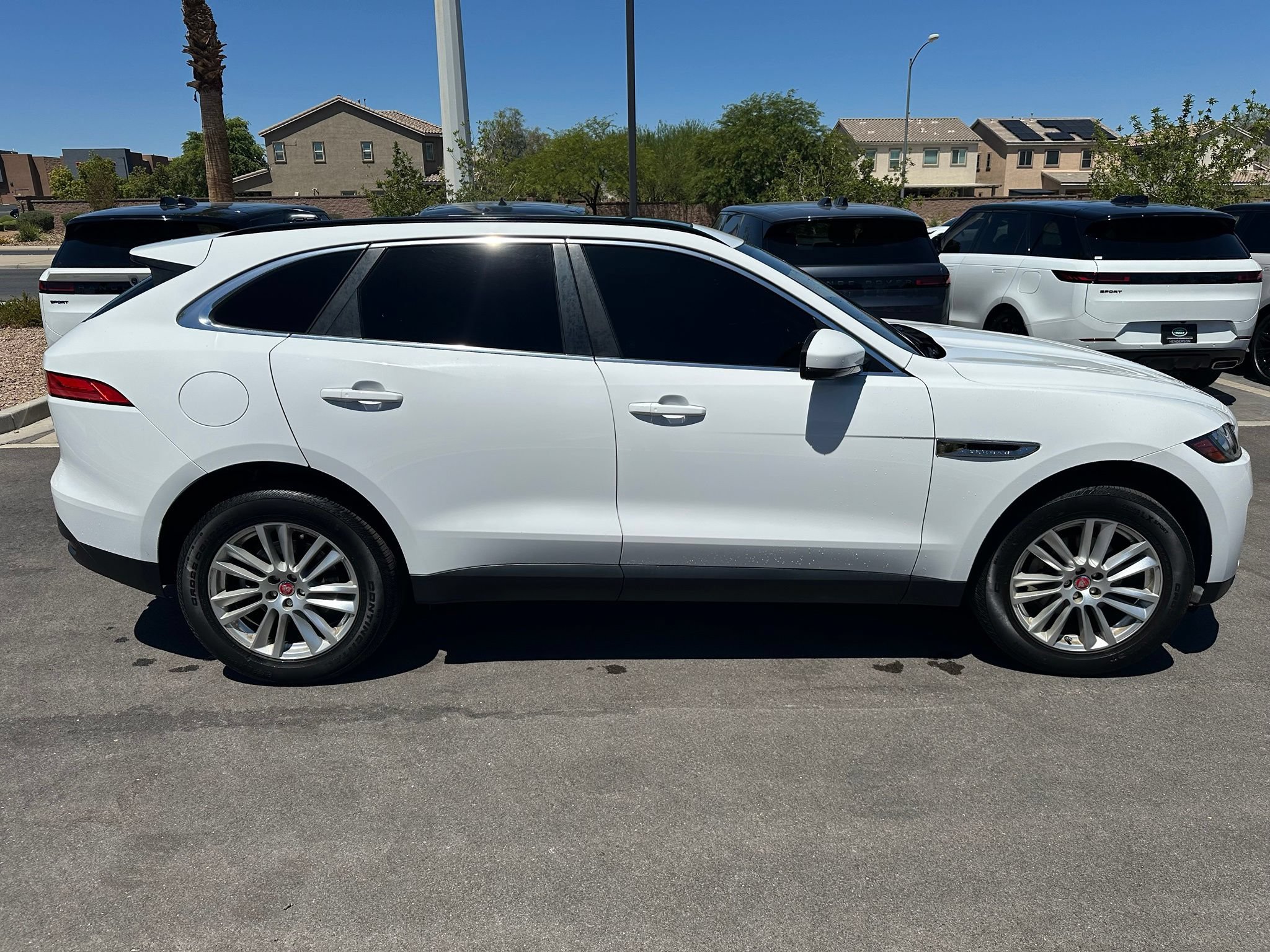 Used 2019 Jaguar F-PACE Prestige AWD/4WD image 3