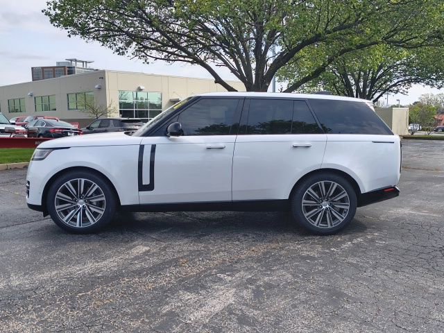 Used 2023 Land Rover Range Rover SE image 1