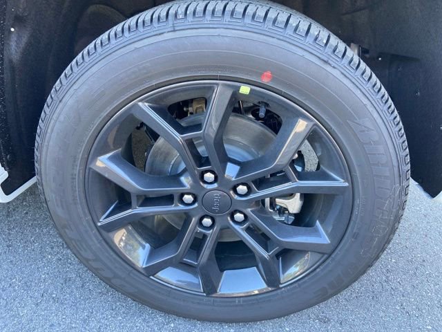 Used 2023 Jeep Grand Cherokee 30th Anniversary image 9