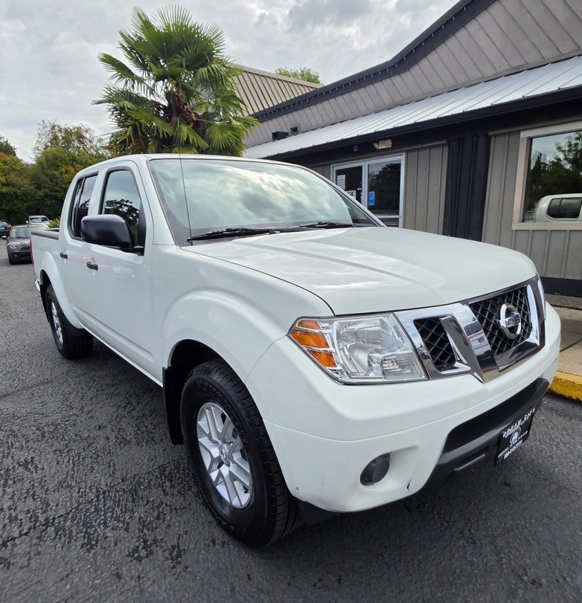 Used 2019 Nissan Frontier SV AWD/4WD image 2
