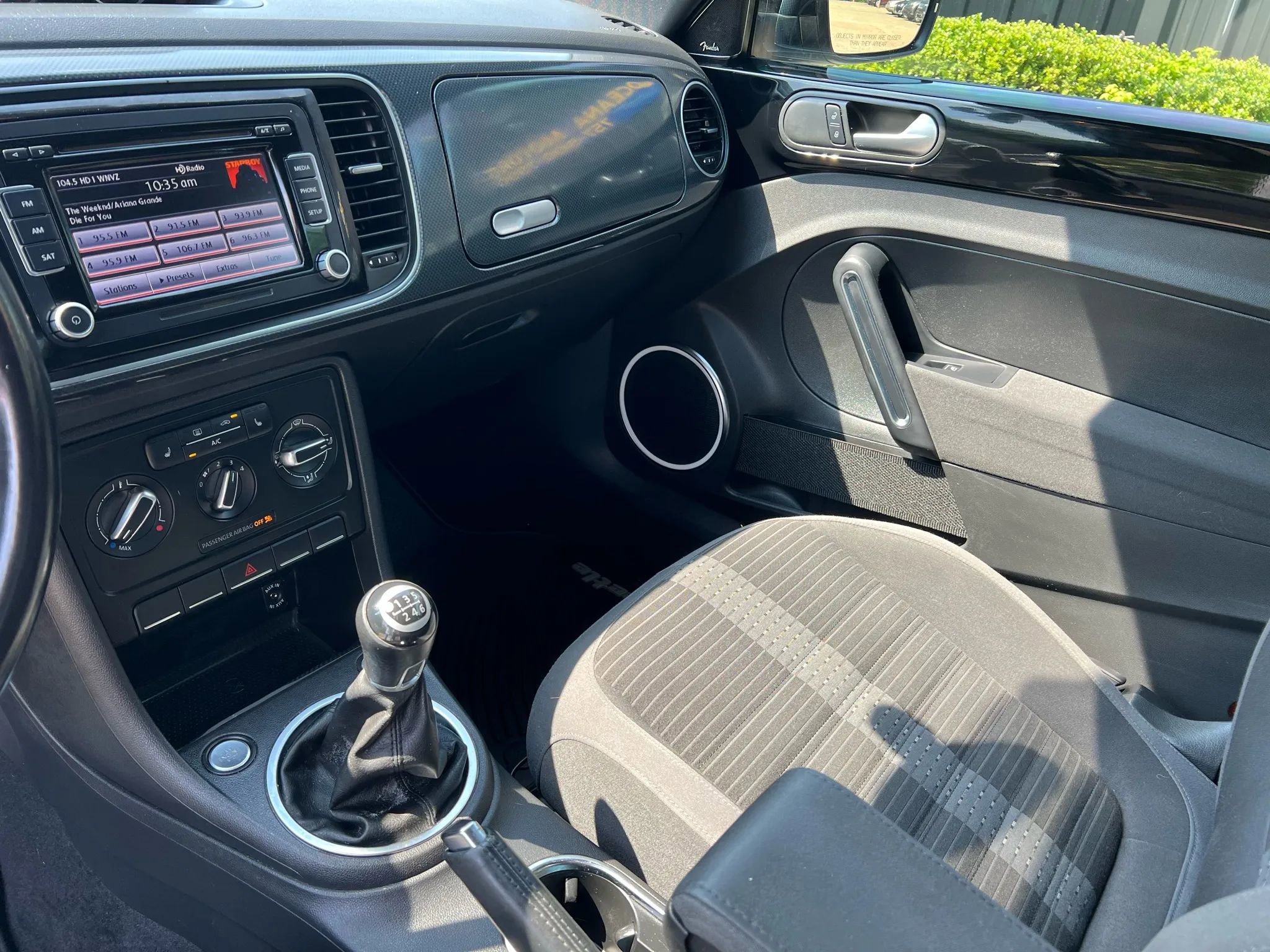 Used 2013 Volkswagen Beetle 2.0T image 16