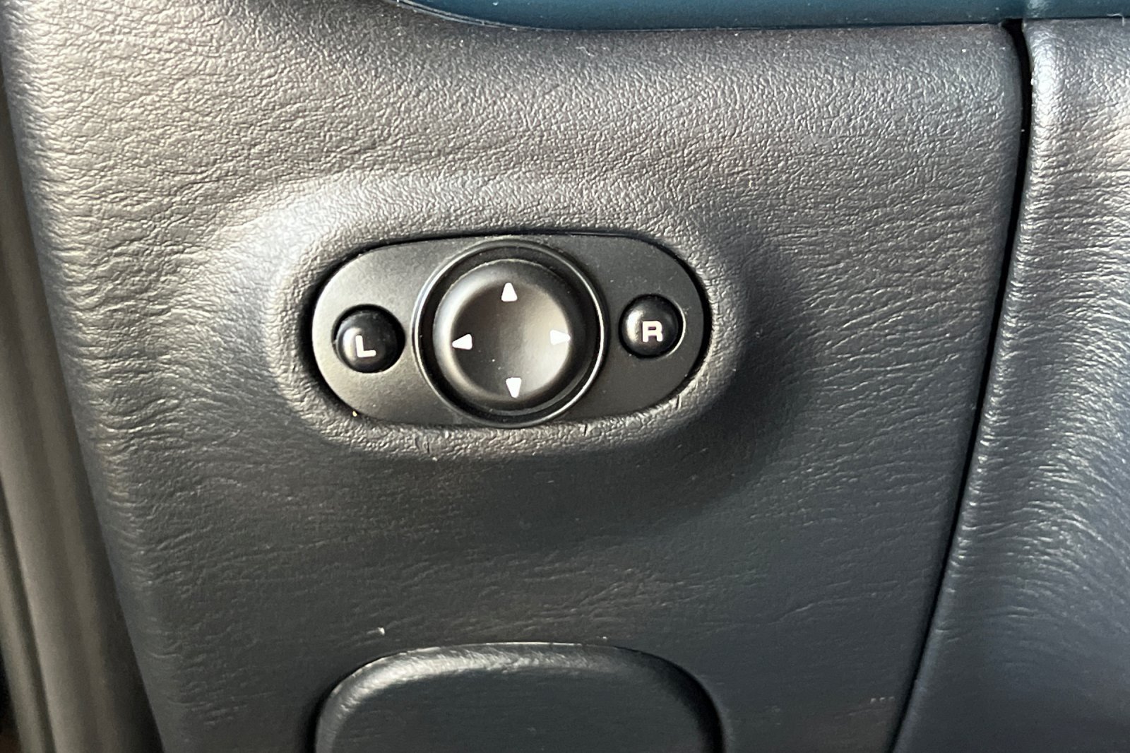Used 2001 Chrysler PT Cruiser FWD image 35