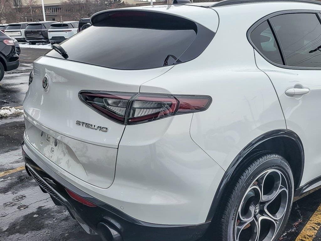 Used 2024 Alfa Romeo Stelvio Veloce image 6