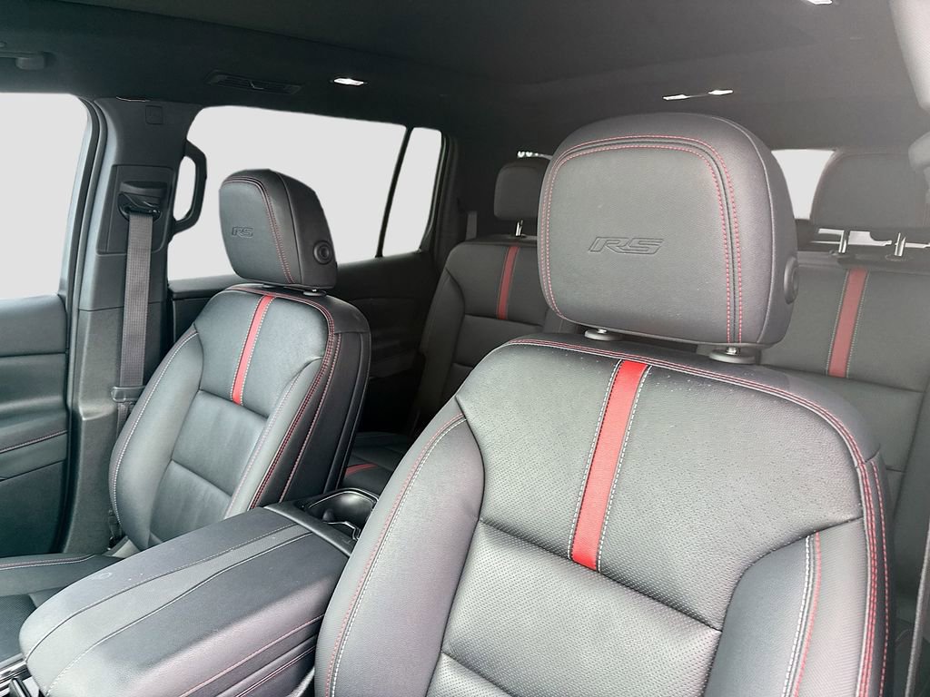 Used 2024 Chevrolet Traverse RS FWD image 13
