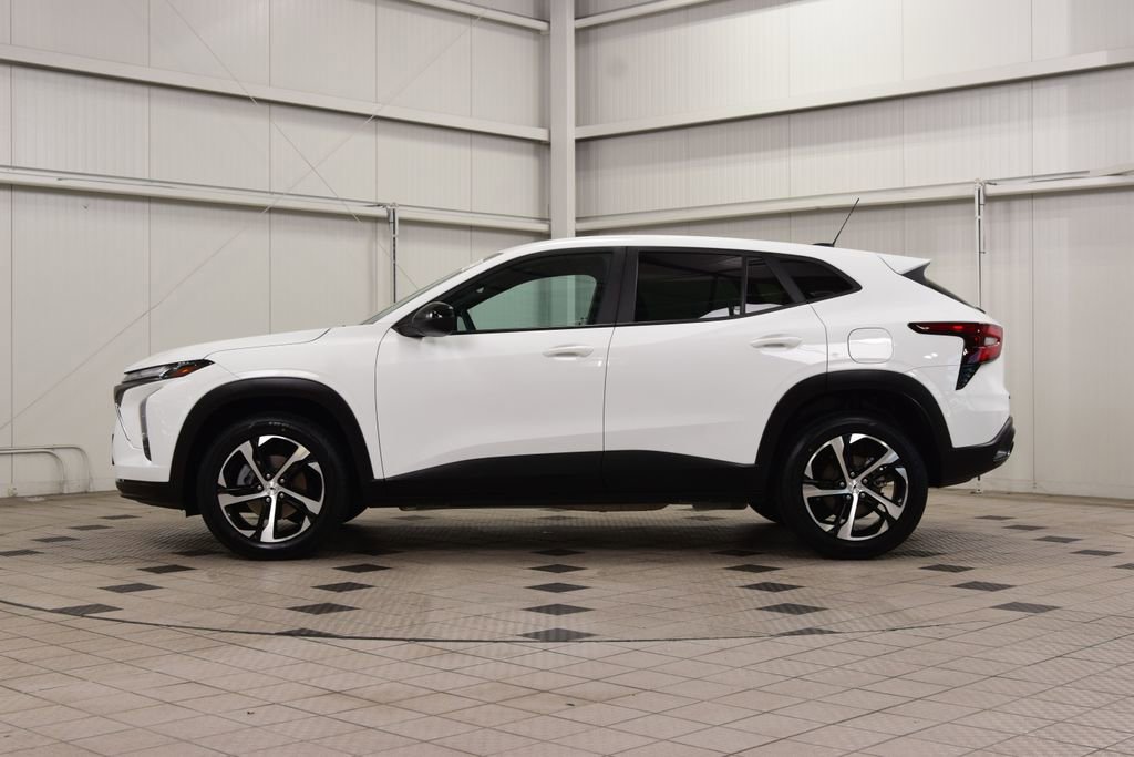 Used 2024 Chevrolet Trax RS FWD image 4
