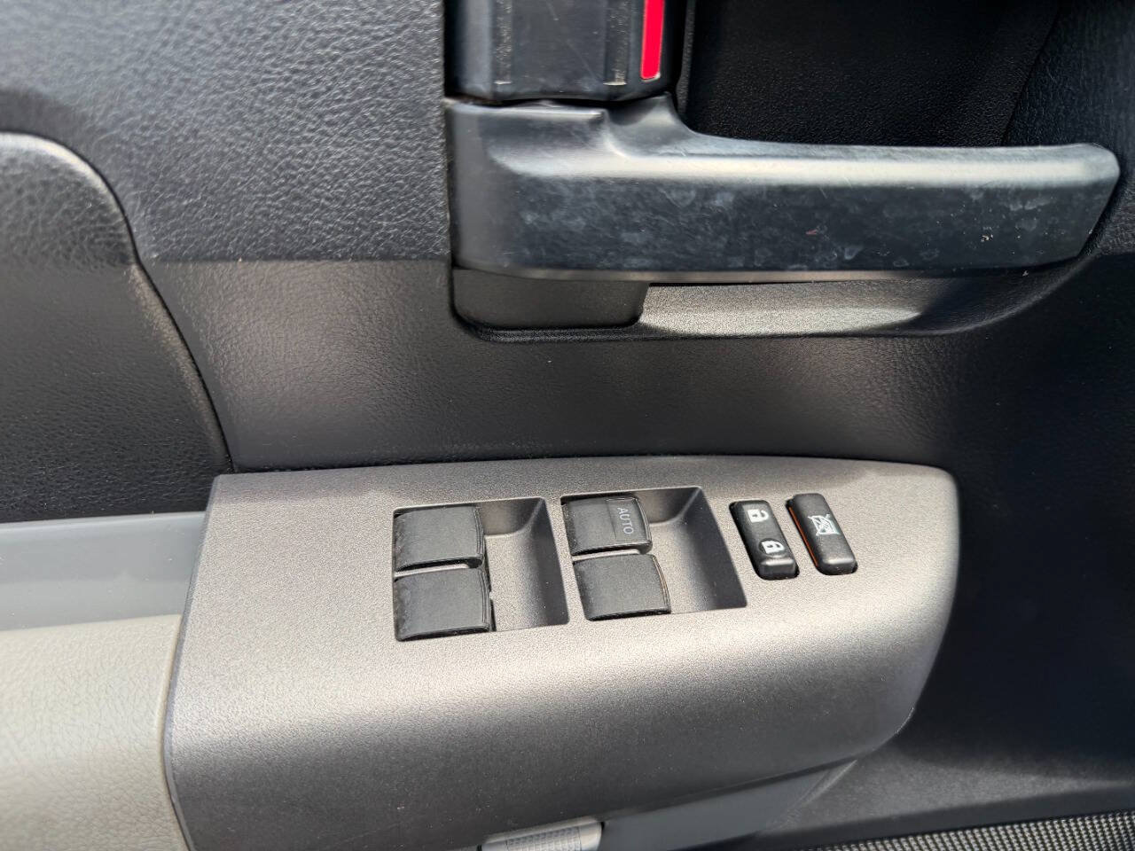 Used 2010 Toyota Tundra 4x4 Double Cab image 17