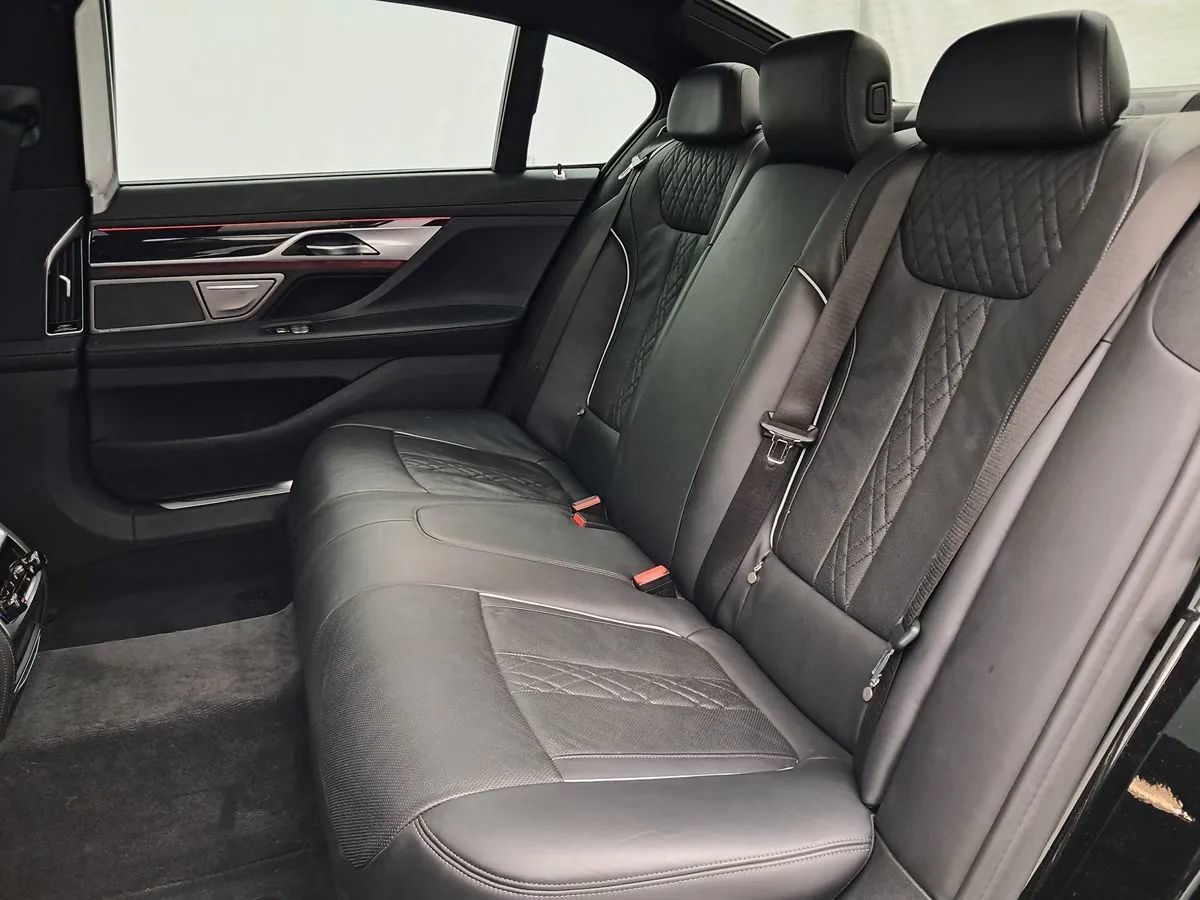 Used 2019 BMW 750i xDrive w/ Executive Package AWD/4WD image 29
