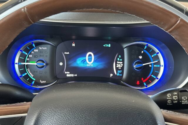 Used 2019 Chrysler Pacifica Limited w/ Advanced Safetytec Group FWD image 24