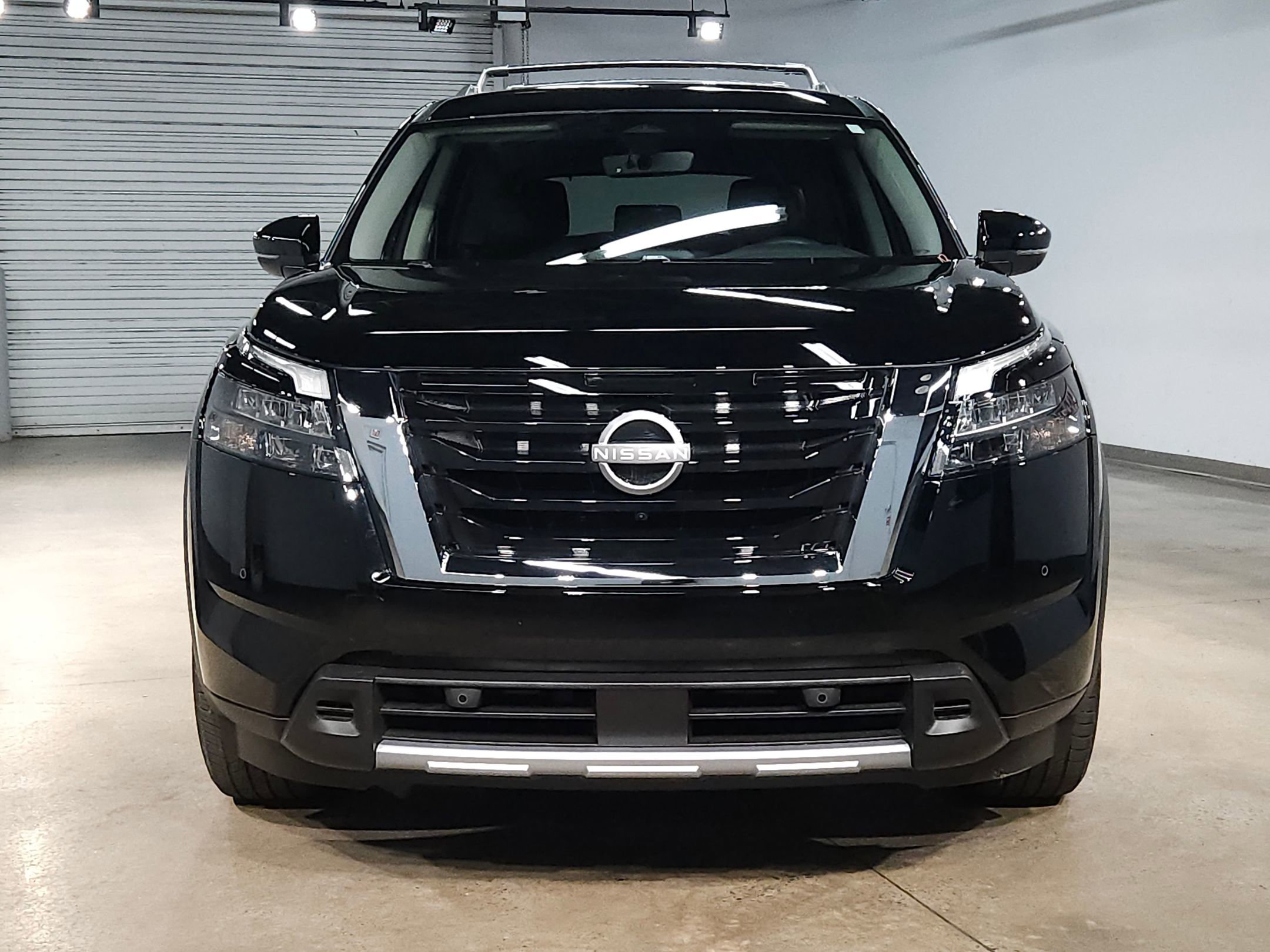 Used 2025 Nissan Pathfinder SL w/ Cargo Package image 2