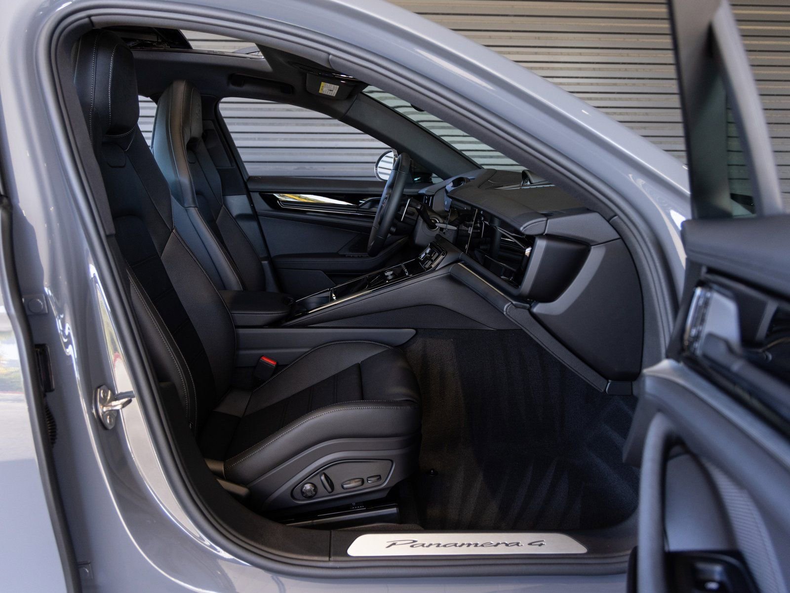 New 2026 Porsche Panamera 4 image 33