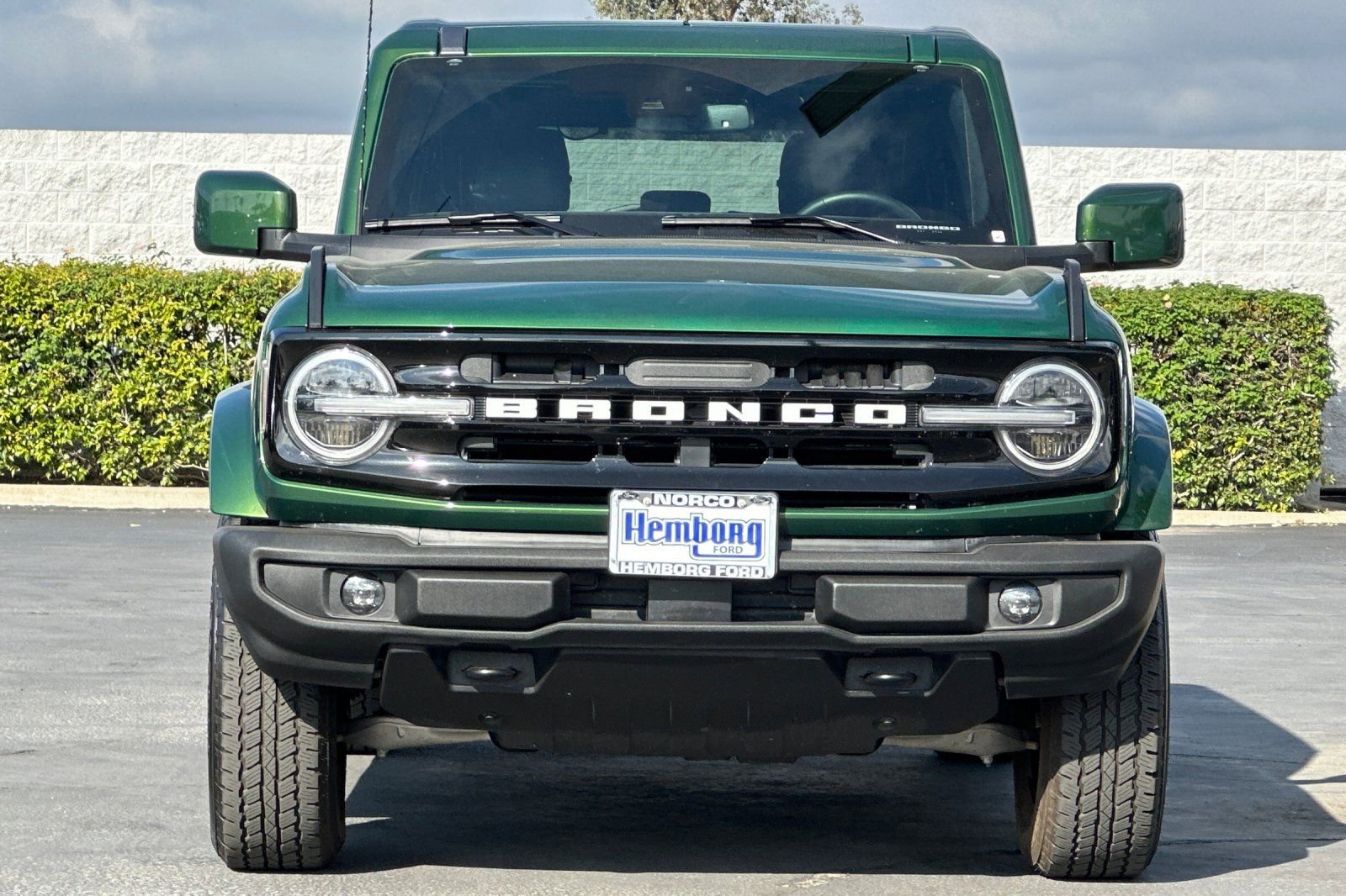 Used 2025 Ford Bronco Outer Banks image 9