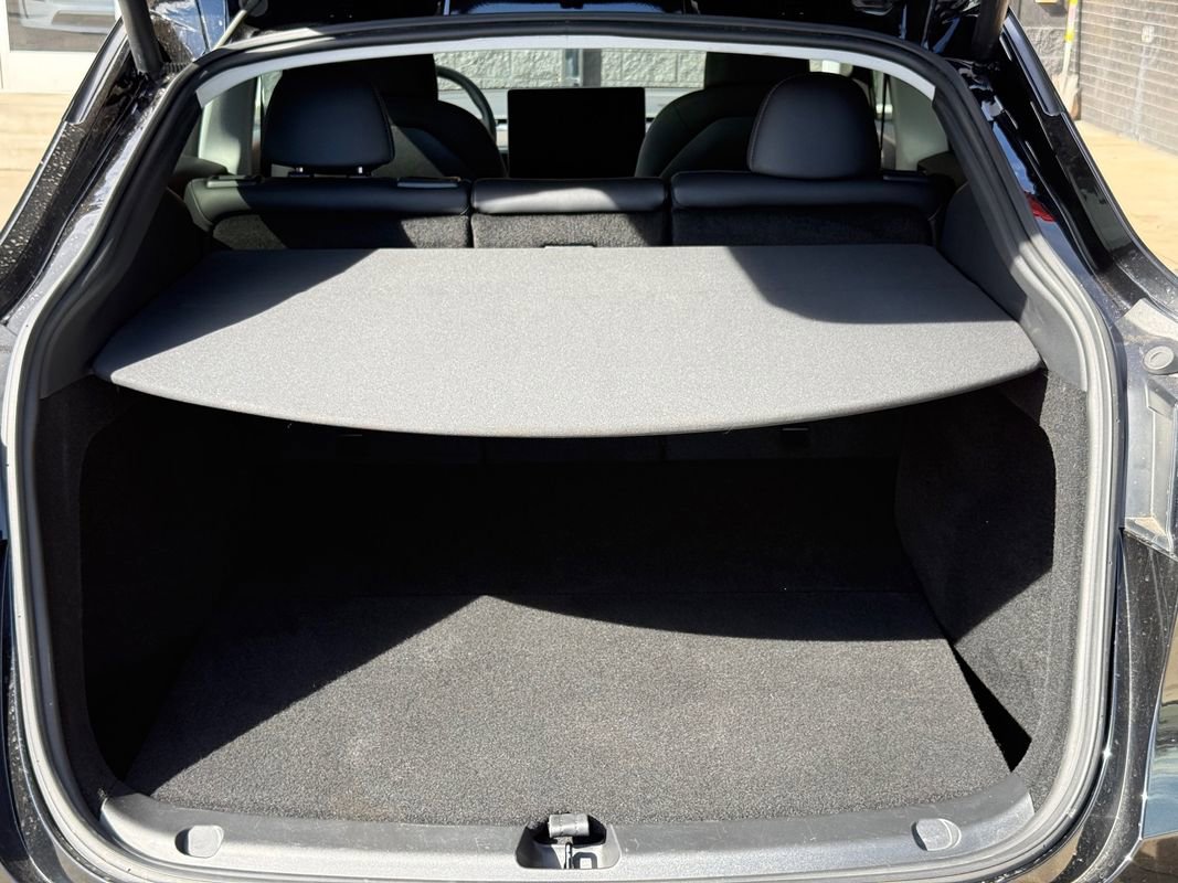 Used 2024 Tesla Model Y Long Range image 35
