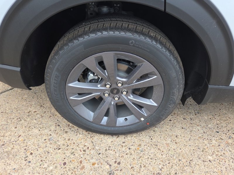 New 2026 Ford Explorer Active w/ Active Comfort Package AWD/4WD image 9