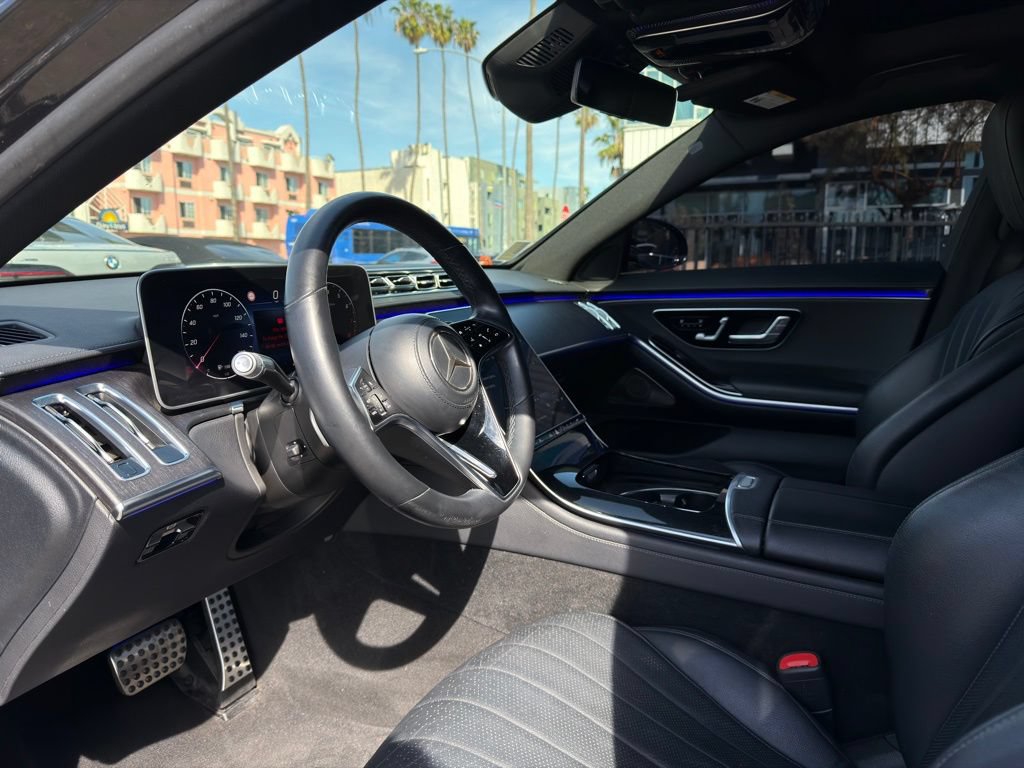 Used 2022 Mercedes-Benz S 500 4MATIC w/ AMG Line Package image 13
