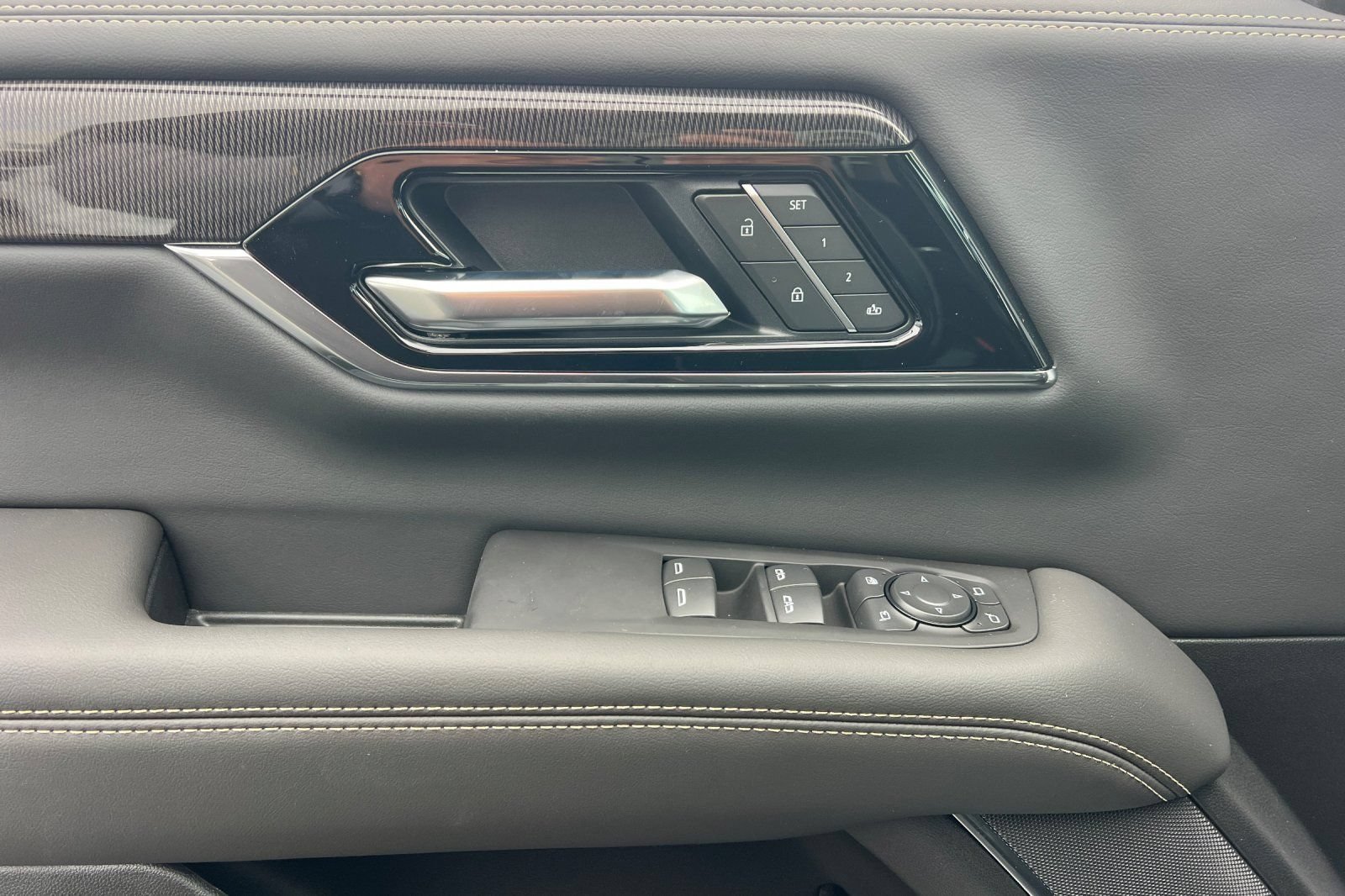 New 2026 GMC Yukon XL Elevation AWD/4WD image 8
