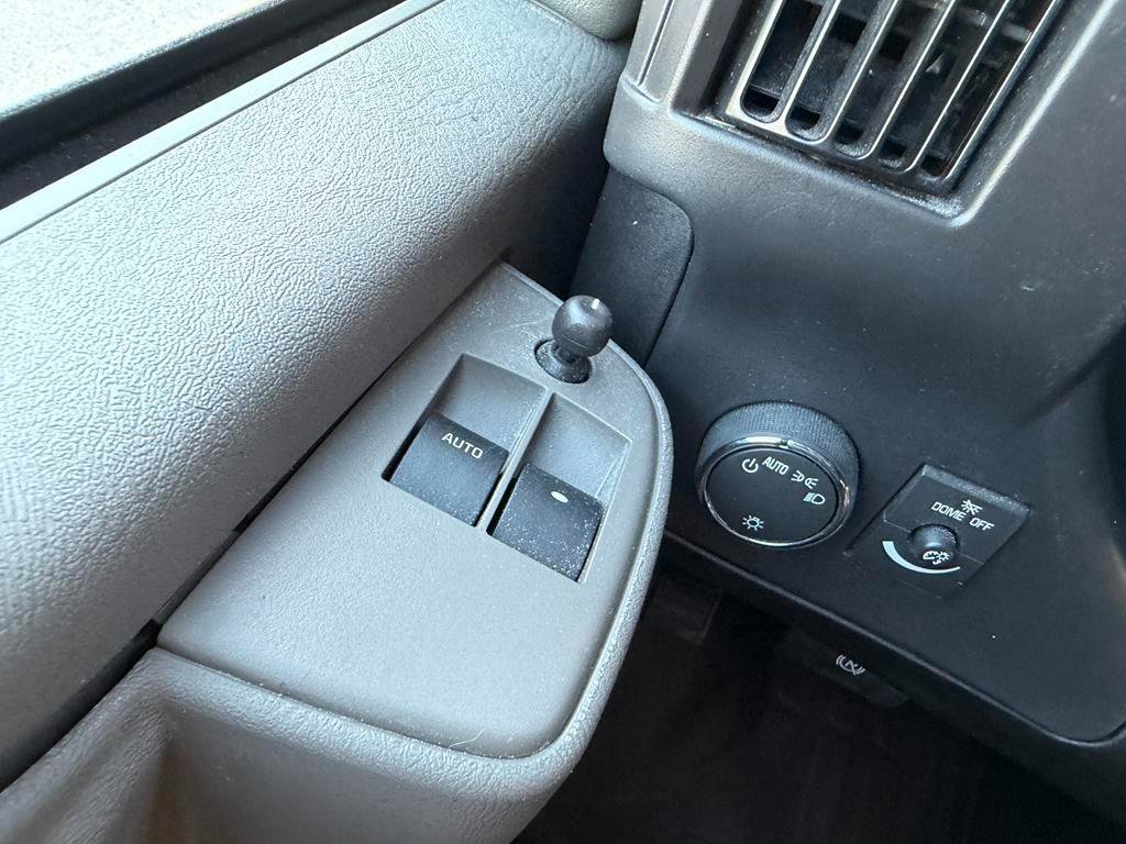 Used 2025 Chevrolet Express 2500 w/ Driver Convenience Package image 17