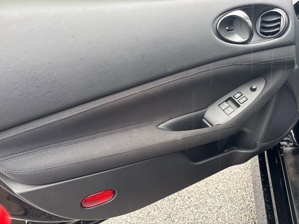 Used 2024 Nissan Z Sport w/ Floor Mat Package image 11