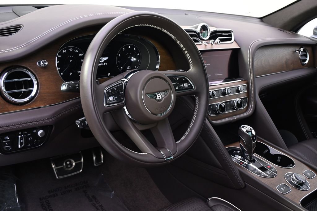 Used 2023 Bentley Bentayga image 11