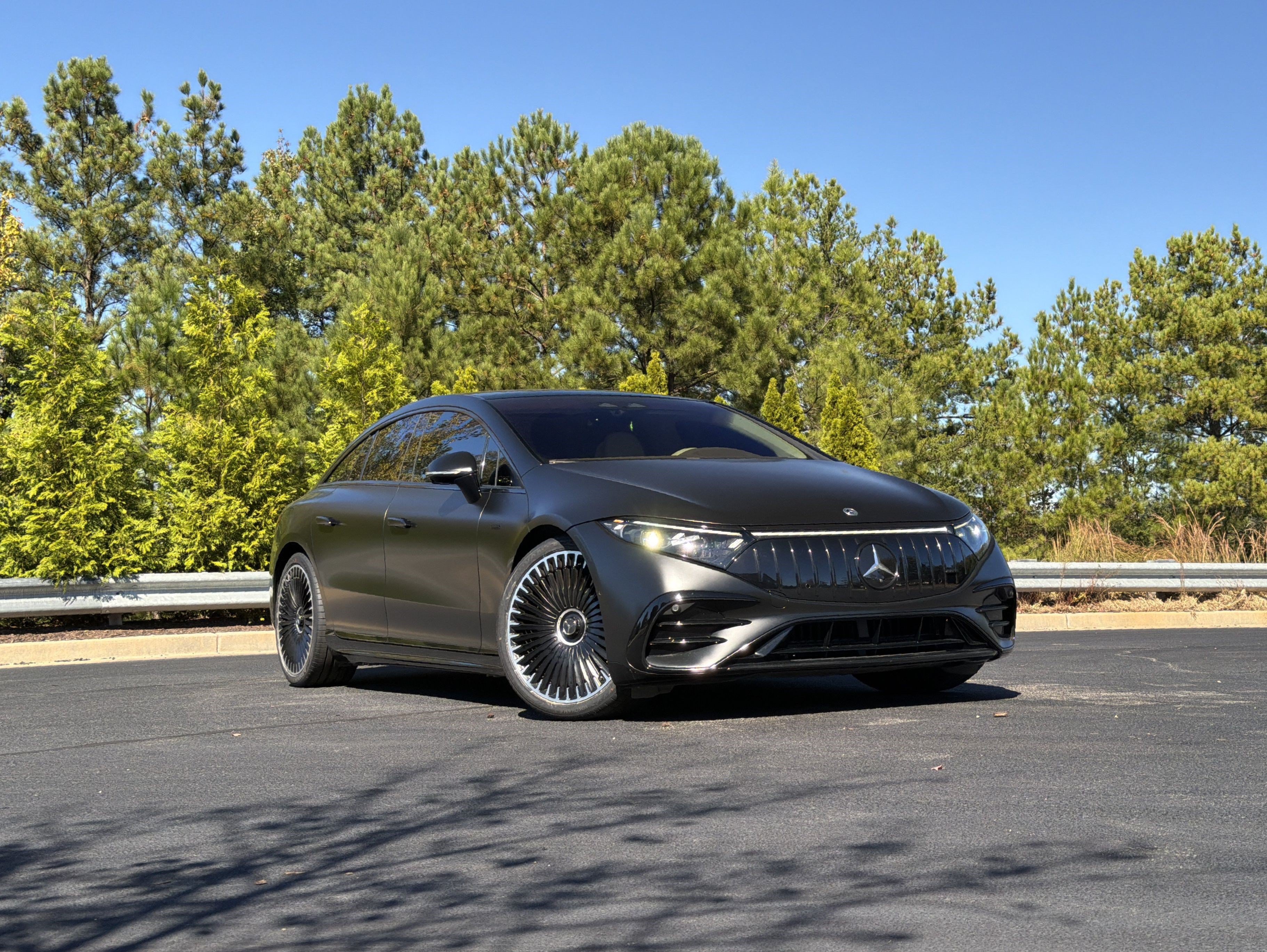 Used 2022 Mercedes-Benz EQS AMG 4MATIC w/ Exclusive Trim Package image 2