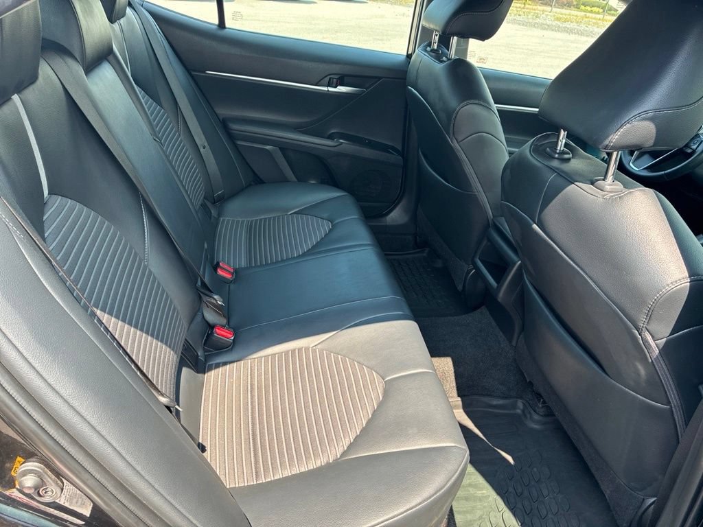 Used 2018 Toyota Camry SE w/ Moonroof Package FWD image 41