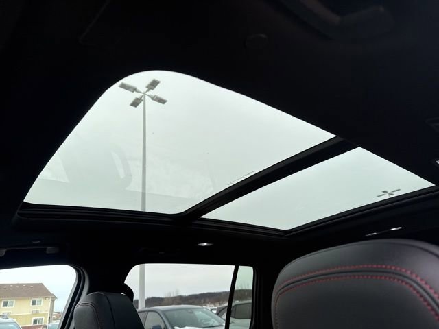 Used 2025 Chevrolet Traverse Z71 w/ Enhanced Driving Package image 36