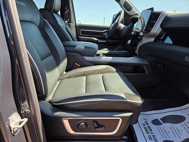 Used 2025 RAM 1500 Laramie AWD/4WD image 31
