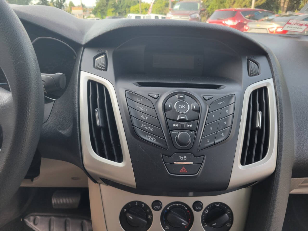 Used 2012 Ford Focus SE FWD image 14