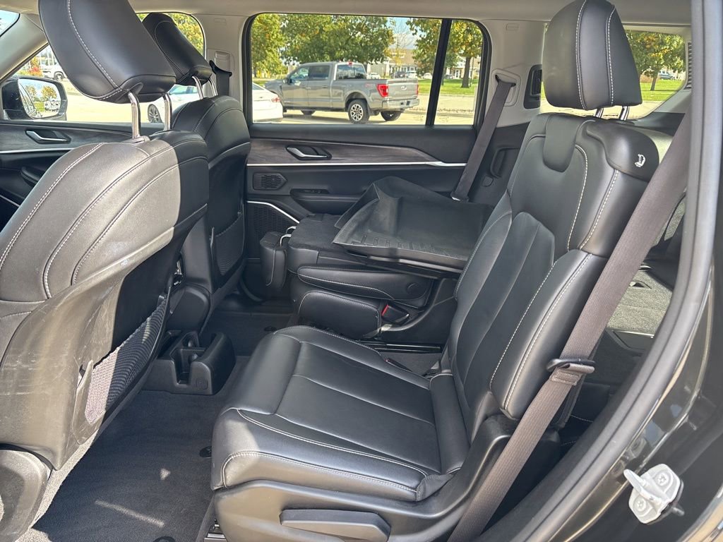 Used 2022 Jeep Grand Cherokee L Limited image 37