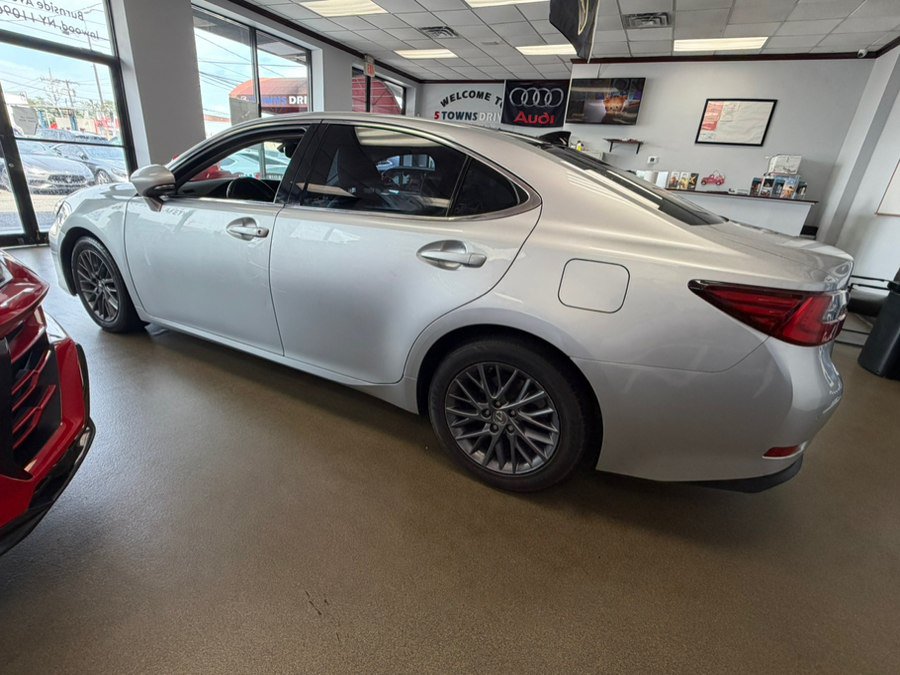 Used 2018 Lexus ES 350 w/ Navigation System Package FWD image 10