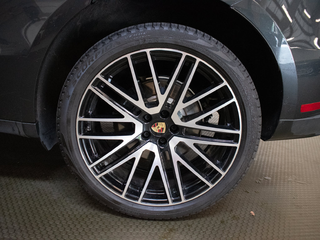 Certified 2026 Porsche Macan AWD/4WD image 14