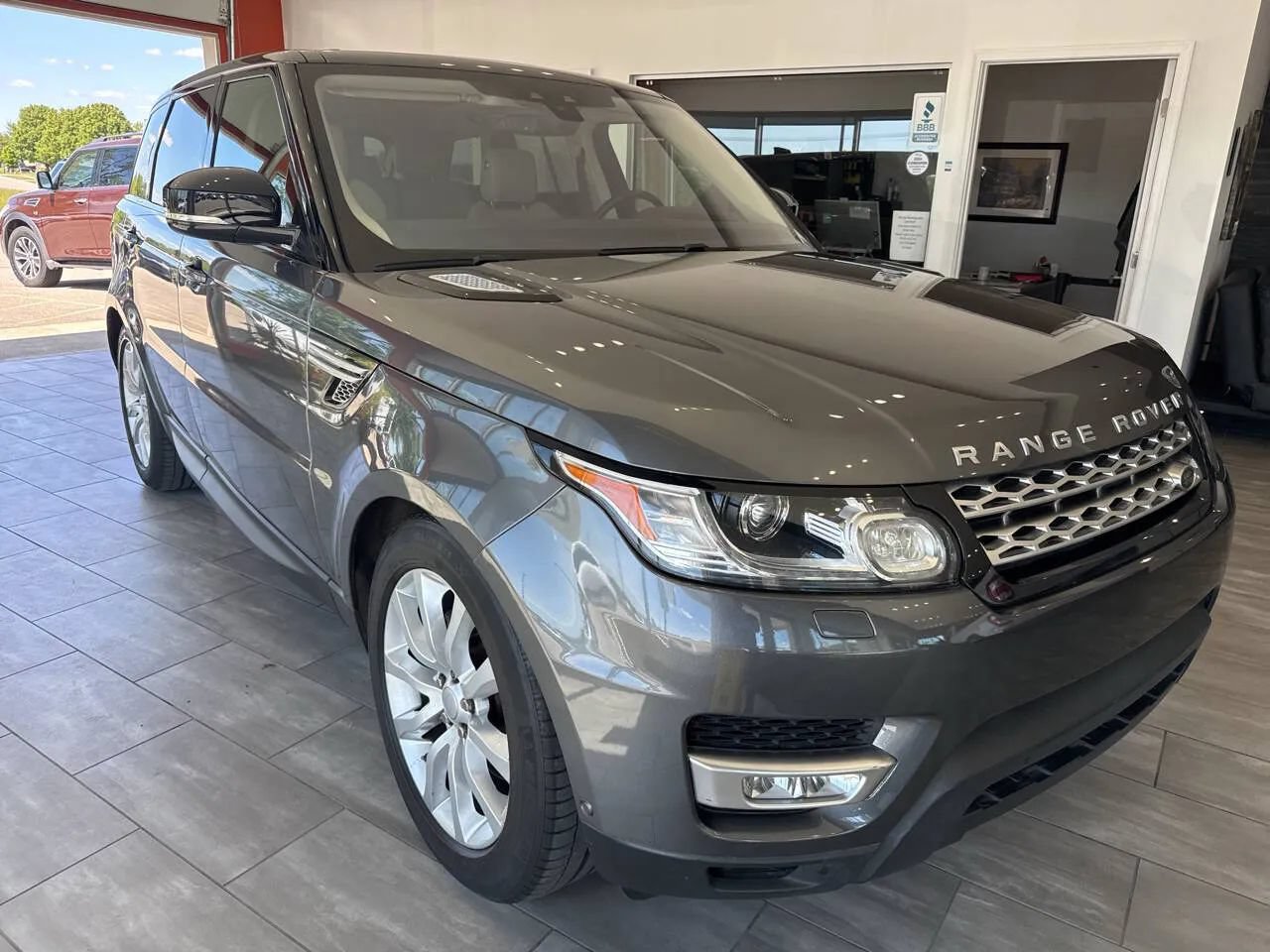 Used 2017 Land Rover Range Rover Sport HSE AWD/4WD image 2