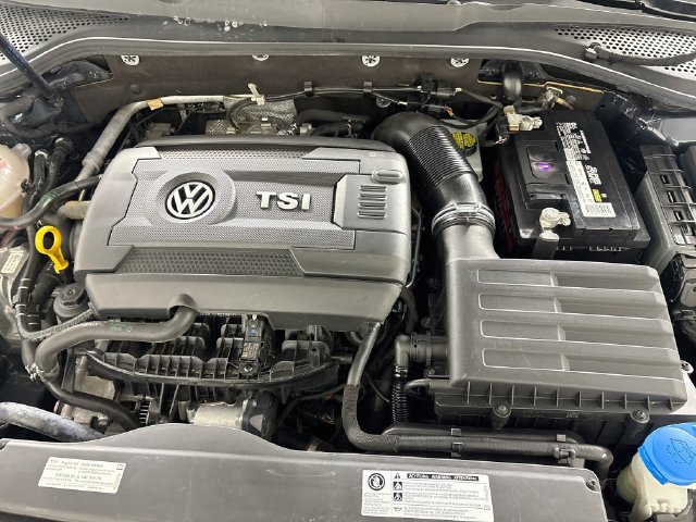 Used 2019 Volkswagen GTI SE w/ SE Experience Package FWD image 32