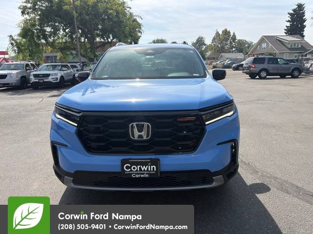 Used 2025 Honda Pilot TrailSport image 2