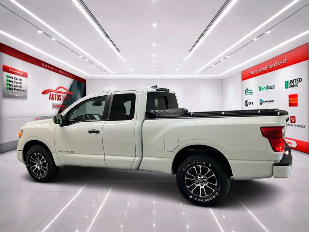 Used 2022 Nissan Titan SV AWD/4WD image 5