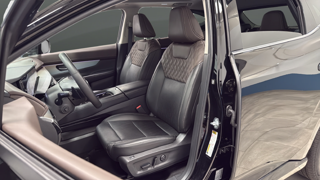 Used 2025 Nissan Murano Platinum w/ Cargo Package AWD/4WD image 9