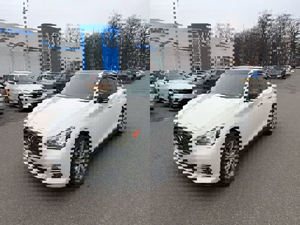 Used 2016 INFINITI Q50 Premium w/ 2.0T Premium Plus Package image 3